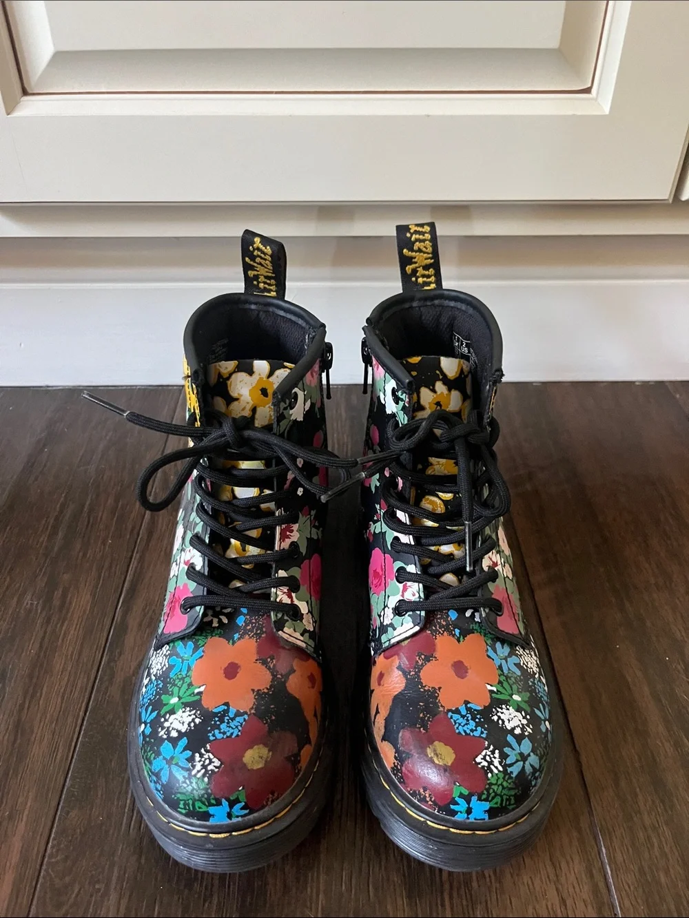 Like NEW Floral Dr. Martens